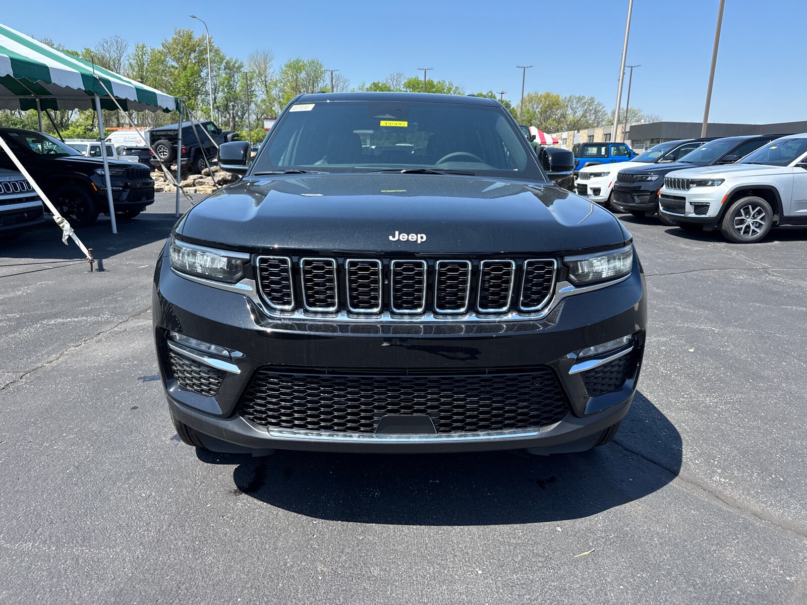 2025 Jeep Grand Cherokee Limited photo 2