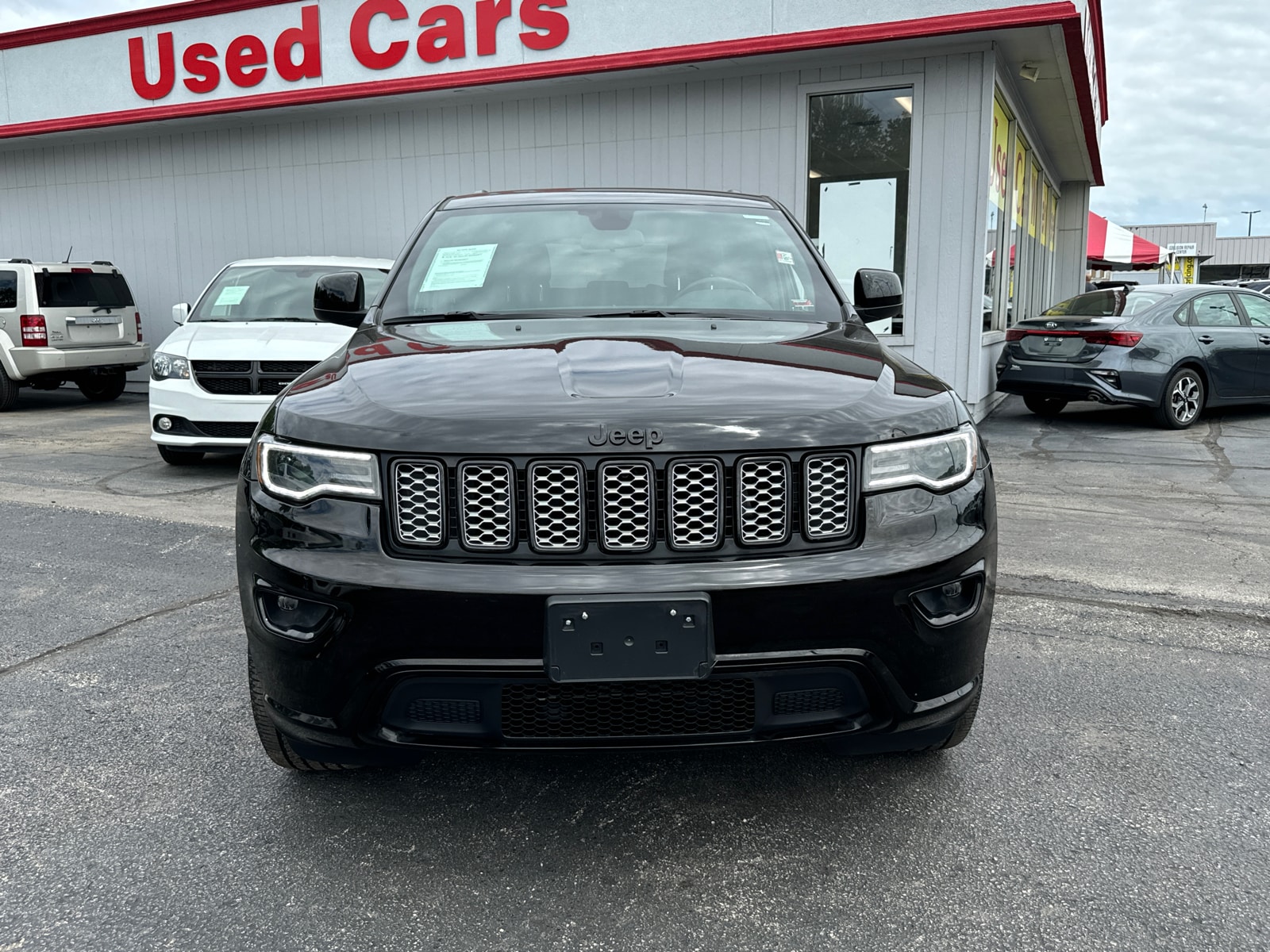 Used 2021 Jeep Grand Cherokee Laredo X with VIN 1C4RJFAG8MC567208 for sale in Kansas City