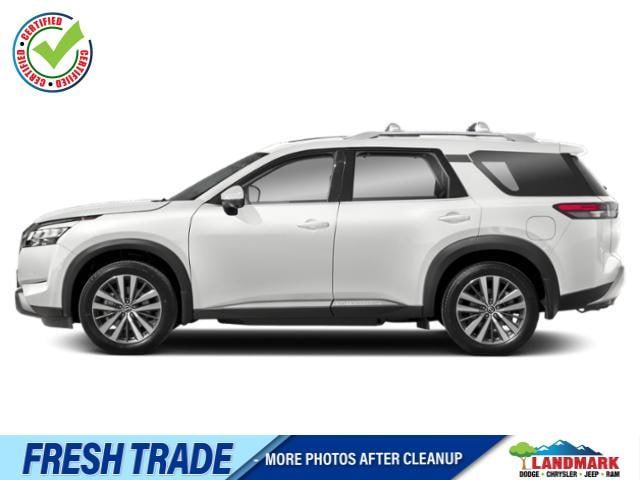 2022 Nissan Pathfinder Platinum 4WD's photo