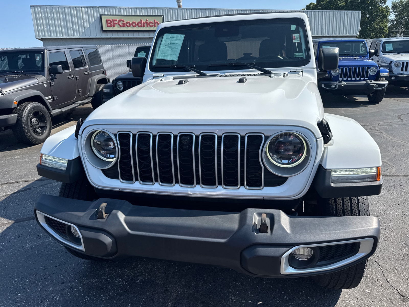 Used 2024 Jeep Wrangler 4-Door Sahara with VIN 1C4PJXEG3RW274216 for sale in Kansas City