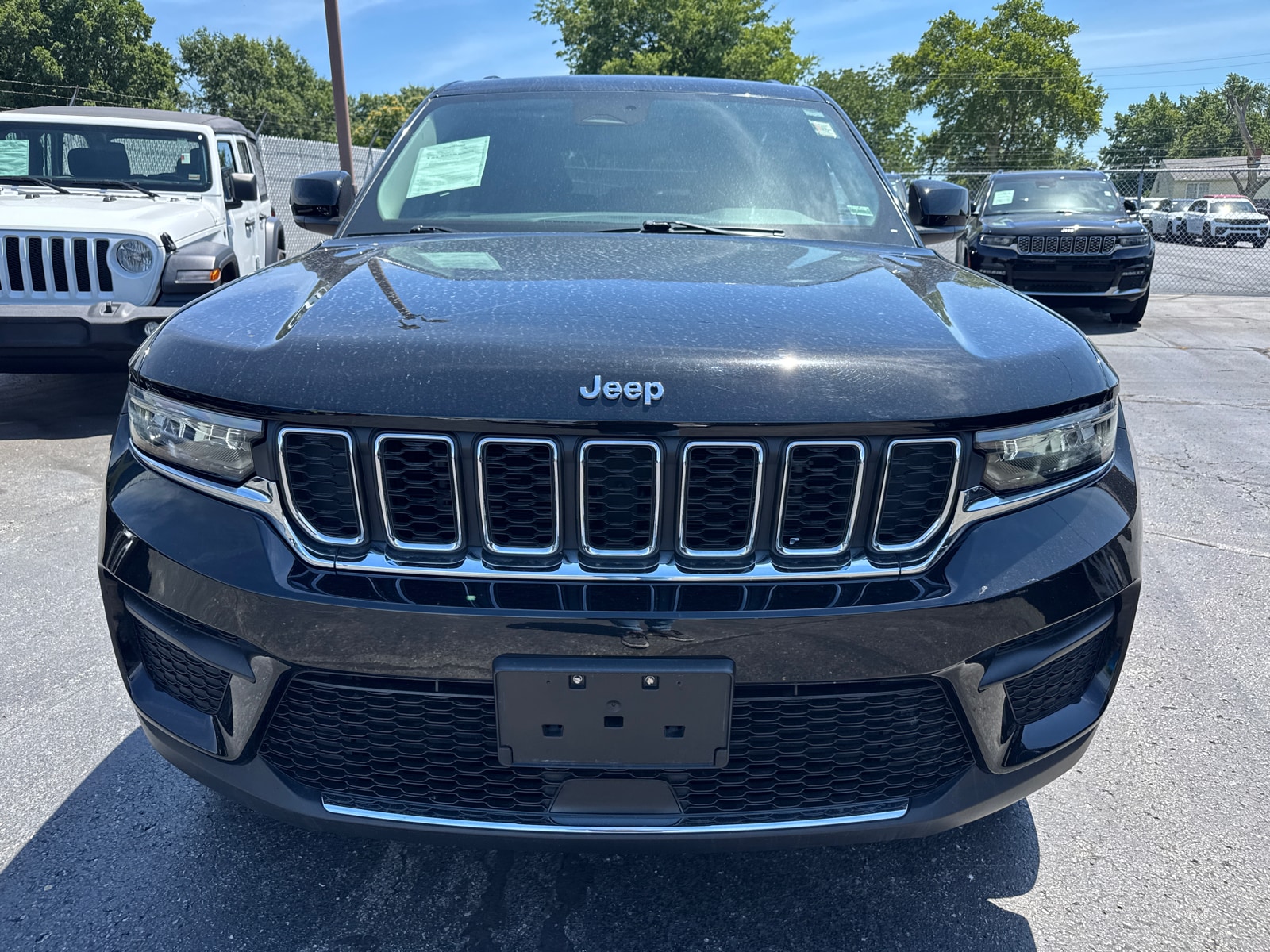 Used 2023 Jeep Grand Cherokee Laredo with VIN 1C4RJHAG0PC536051 for sale in Kansas City