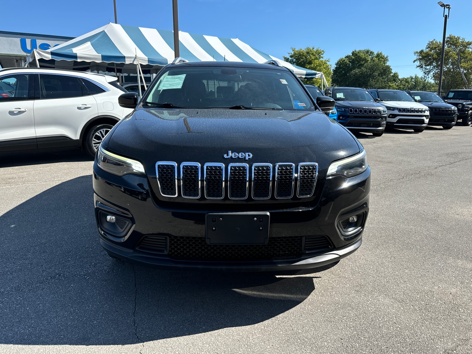 Used 2019 Jeep Cherokee Latitude Plus with VIN 1C4PJMLB3KD462094 for sale in Independence, MO