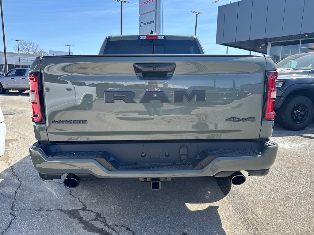 New 2026 Ram 1500 LARAMIE CREW CAB 4X4 5'7 BOX Pickup