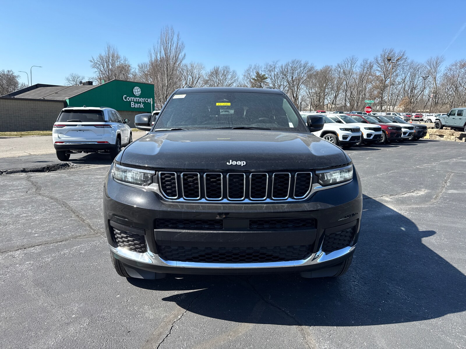 2025 Jeep Grand Cherokee Laredo X photo 2