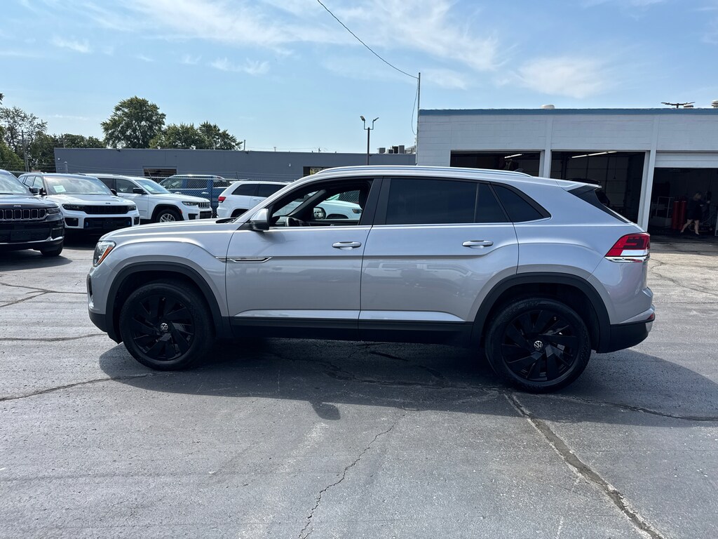 Used 2024 Volkswagen Atlas Cross Sport 2.0T SE w/Technology 4MOTION