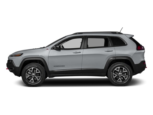 2016 Jeep Cherokee Trailhawk Sport photo 2