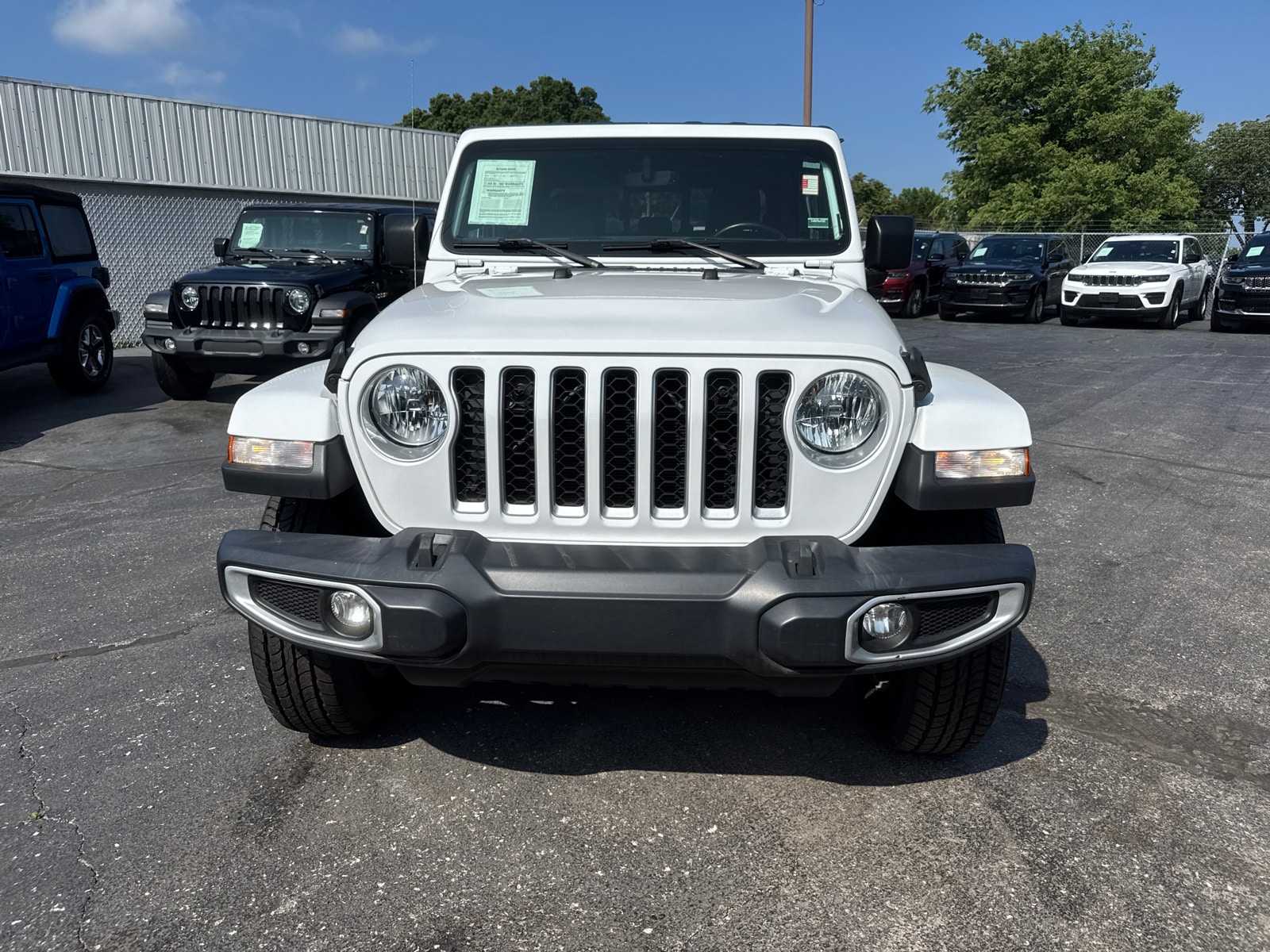 Used 2021 Jeep Gladiator Overland with VIN 1C6JJTFM7ML619185 for sale in Kansas City