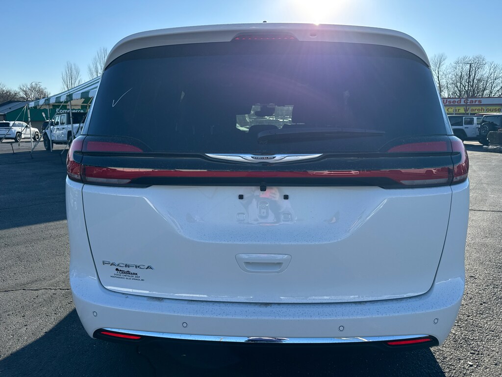New 2026 Chrysler Pacifica SELECT Passenger Van