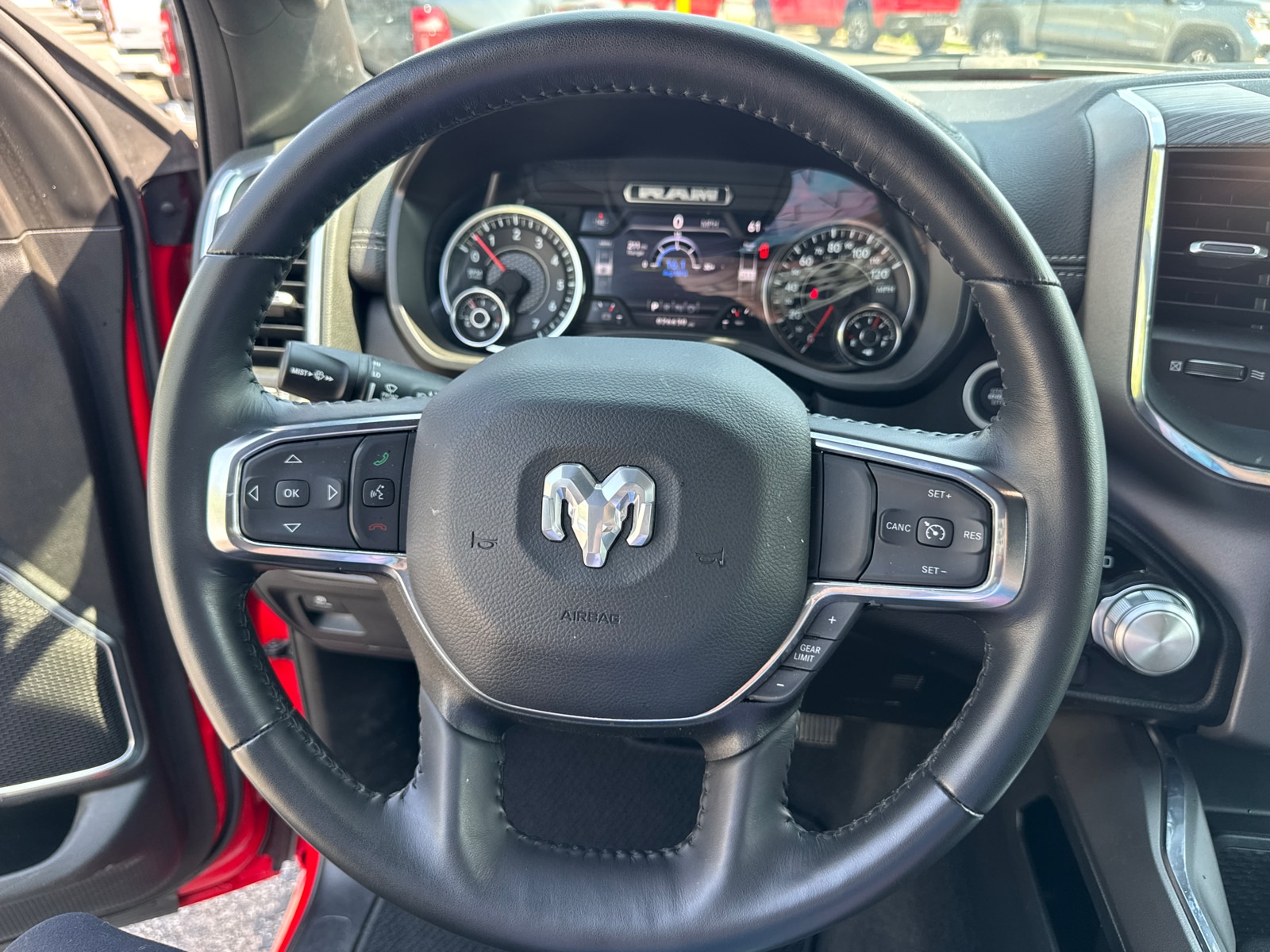 2024 RAM Ram 1500 Pickup Laramie - Photo 17