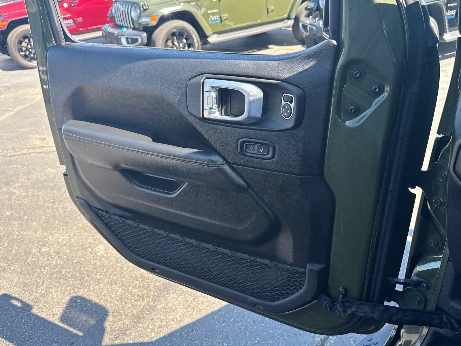 2023 Jeep Wrangler 4-Door Sahara - Photo 16