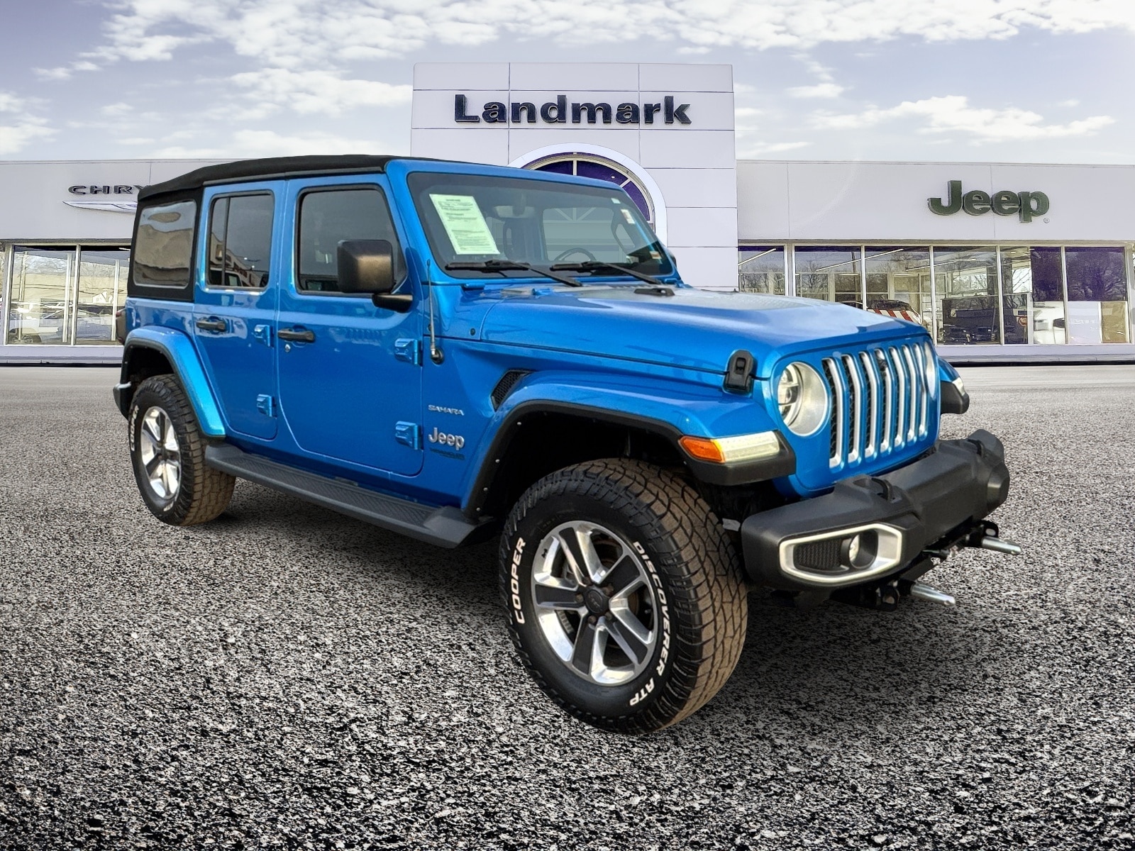 2022 Jeep Wrangler Unlimited Sahara's photo