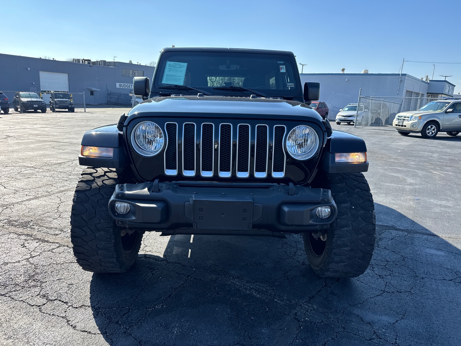 Used 2020 Jeep Wrangler Unlimited Sahara with VIN 1C4HJXEN2LW115682 for sale in Kansas City