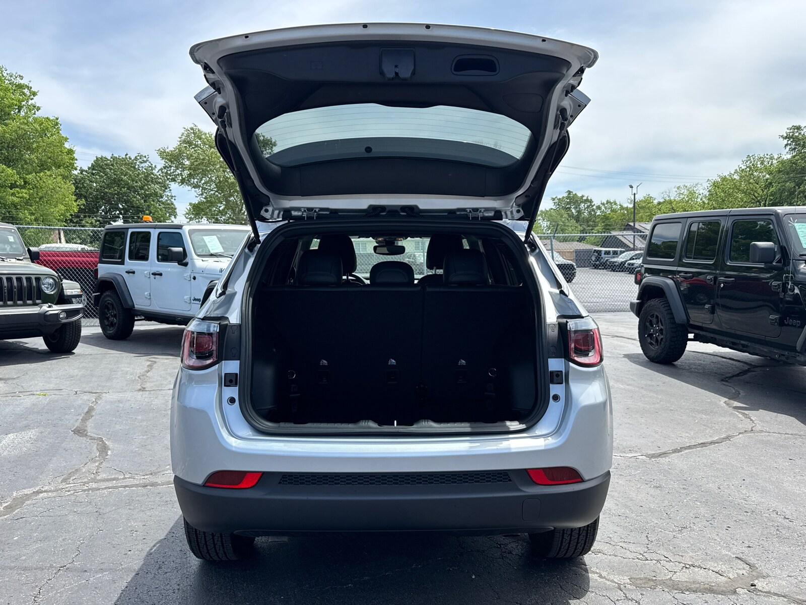 2025 Jeep Compass Latitude - Photo 18