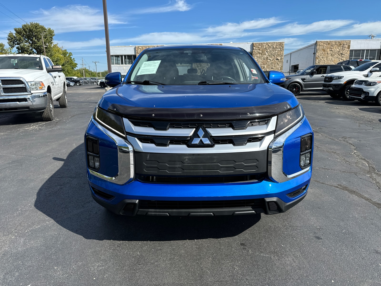 Used 2020 Mitsubishi Outlander Sport SE with VIN JA4AP4AUXLU014830 for sale in Independence, MO