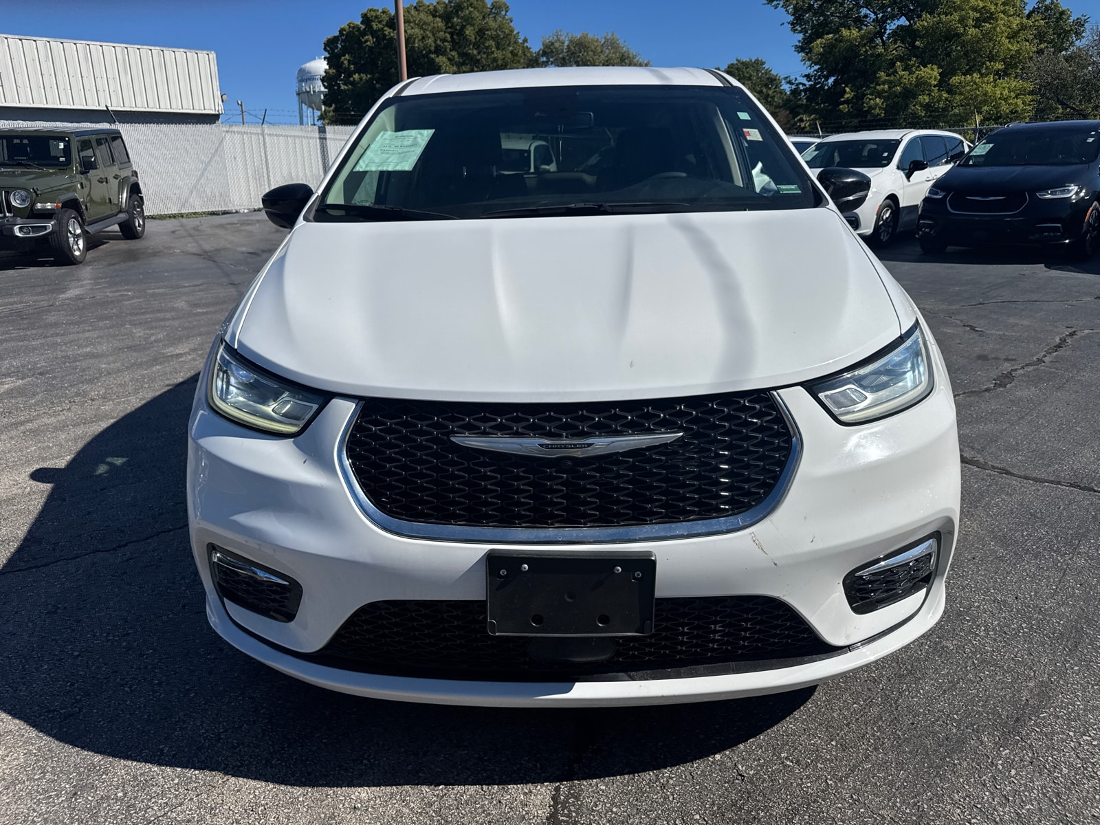Used 2024 Chrysler Pacifica Touring L with VIN 2C4RC1BG9RR106349 for sale in Kansas City