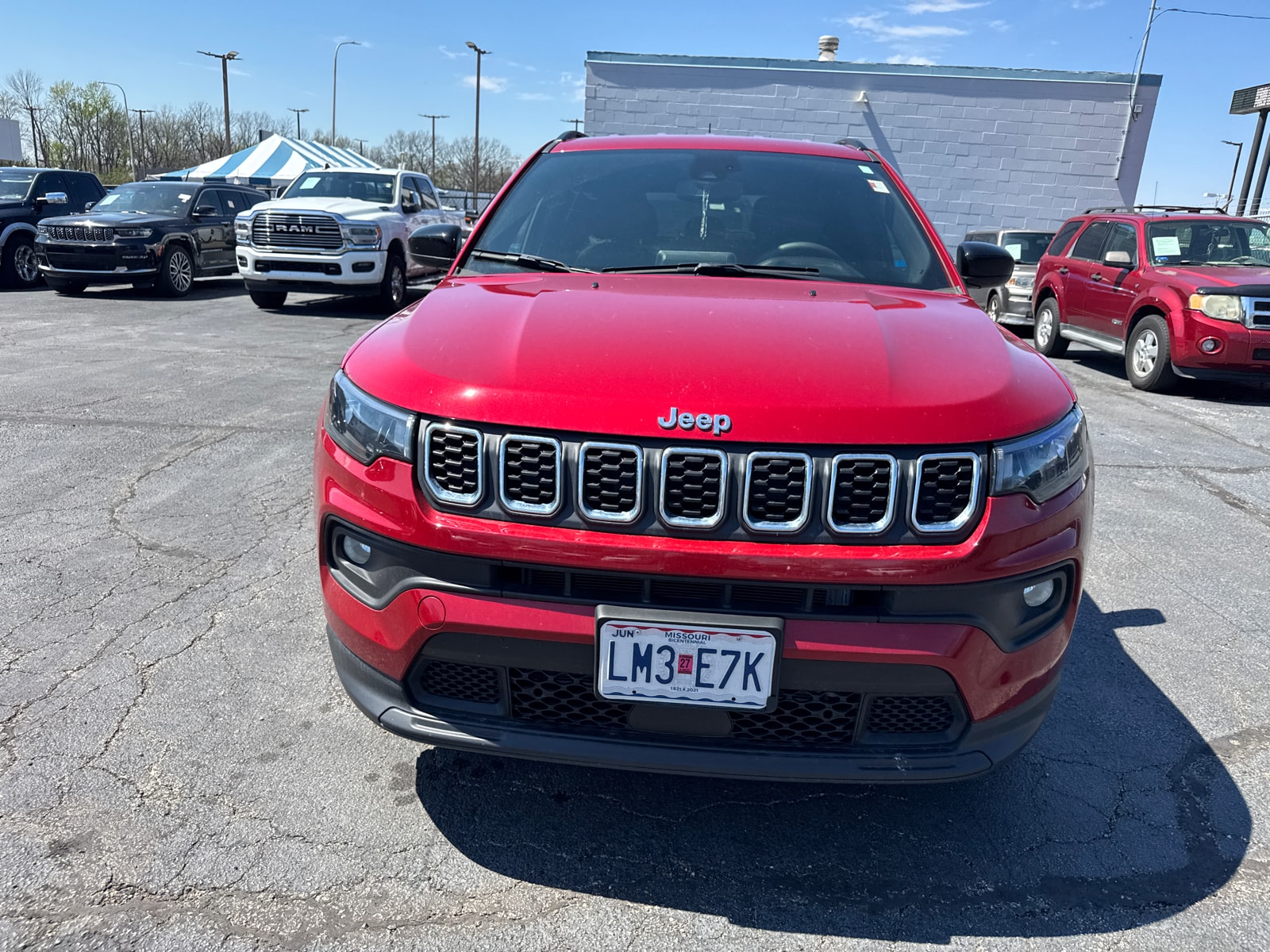 Used 2025 Jeep Compass Latitude with VIN 3C4NJDBN1ST581825 for sale in Kansas City
