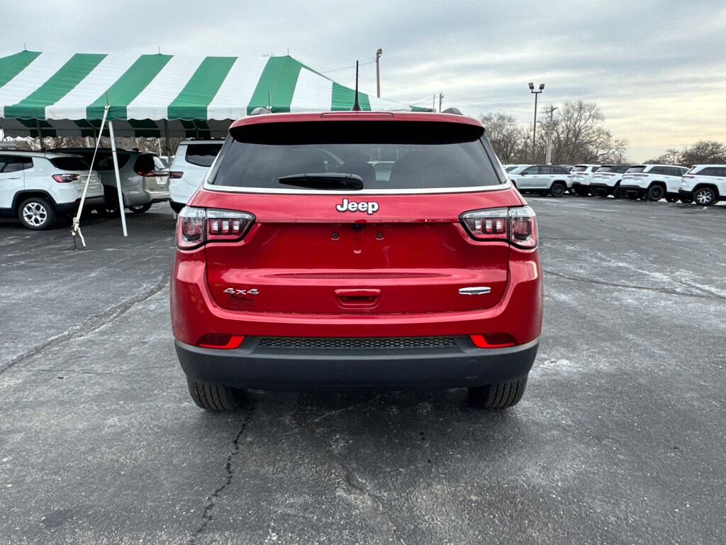 New 2026 Jeep Compass LATITUDE 4X4 Sport Utility