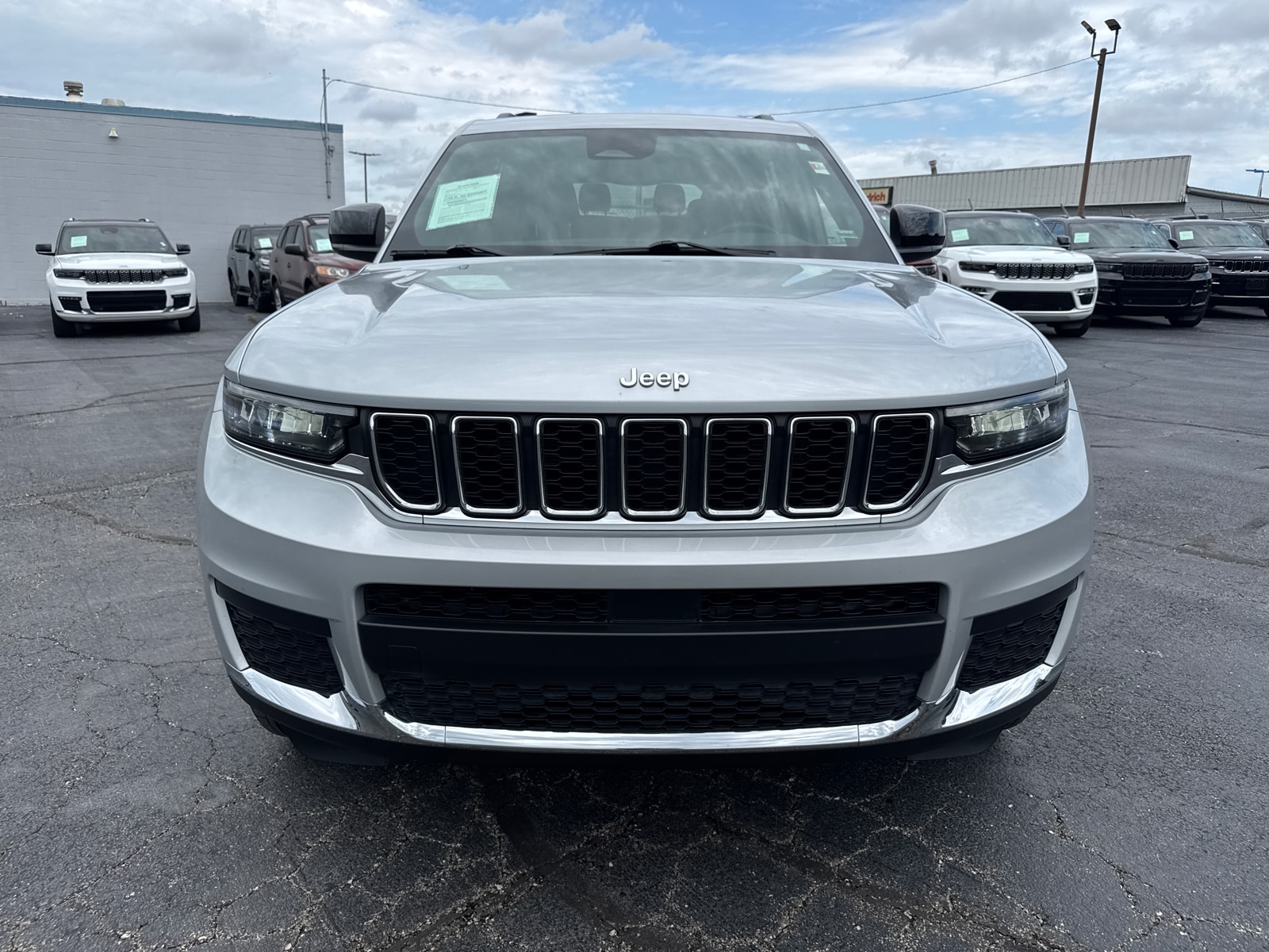 Used 2024 Jeep Grand Cherokee L Laredo with VIN 1C4RJKAG0R8590355 for sale in Kansas City
