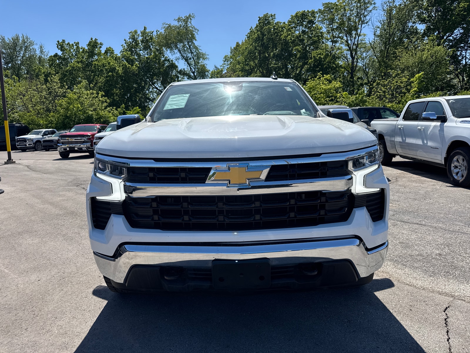 Used 2024 Chevrolet Silverado 1500 LT with VIN 2GCUDDED3R1199684 for sale in Kansas City