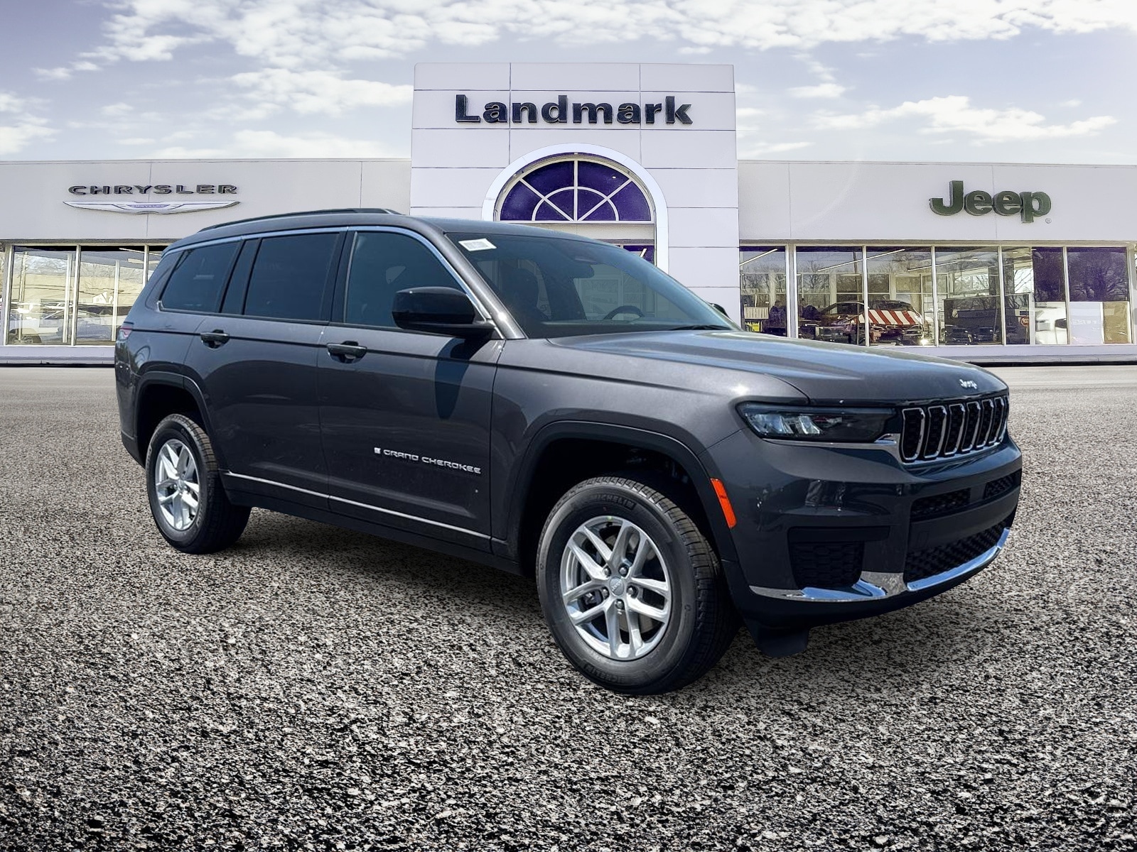2025 Jeep Grand Cherokee L Laredo's photo