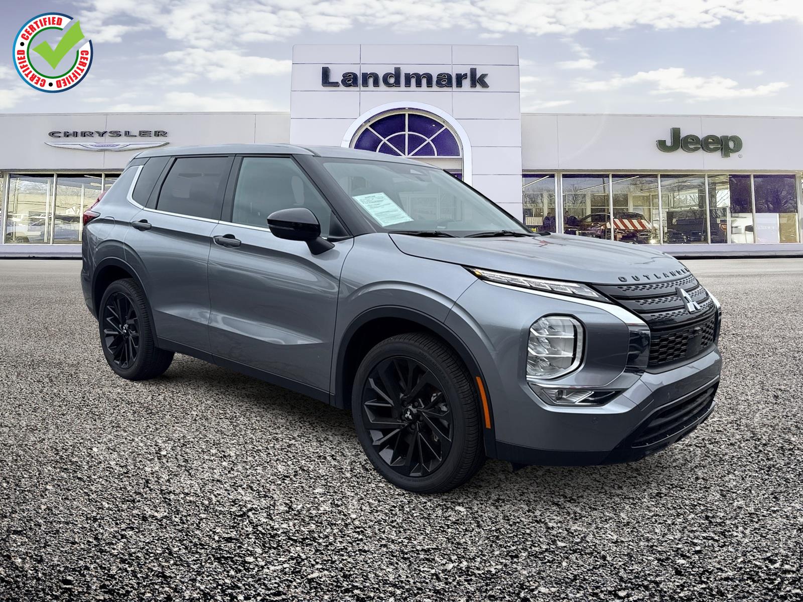 2024 Mitsubishi Outlander SE Black Edition 2WD's photo