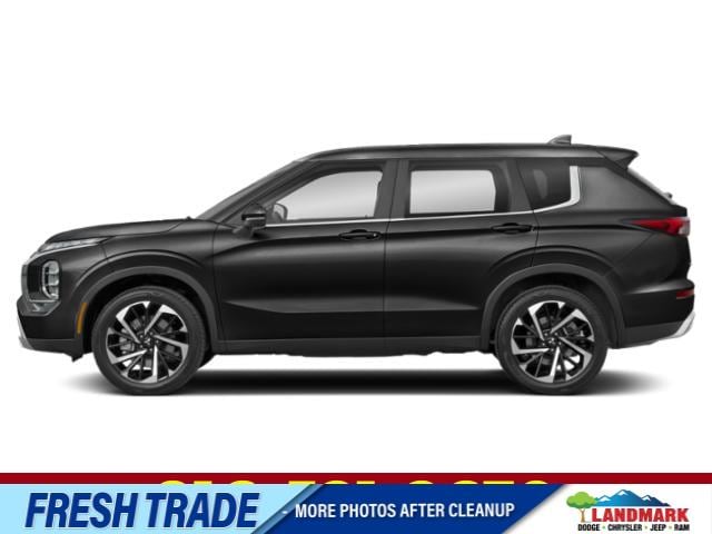 2022 Mitsubishi Outlander SE's photo