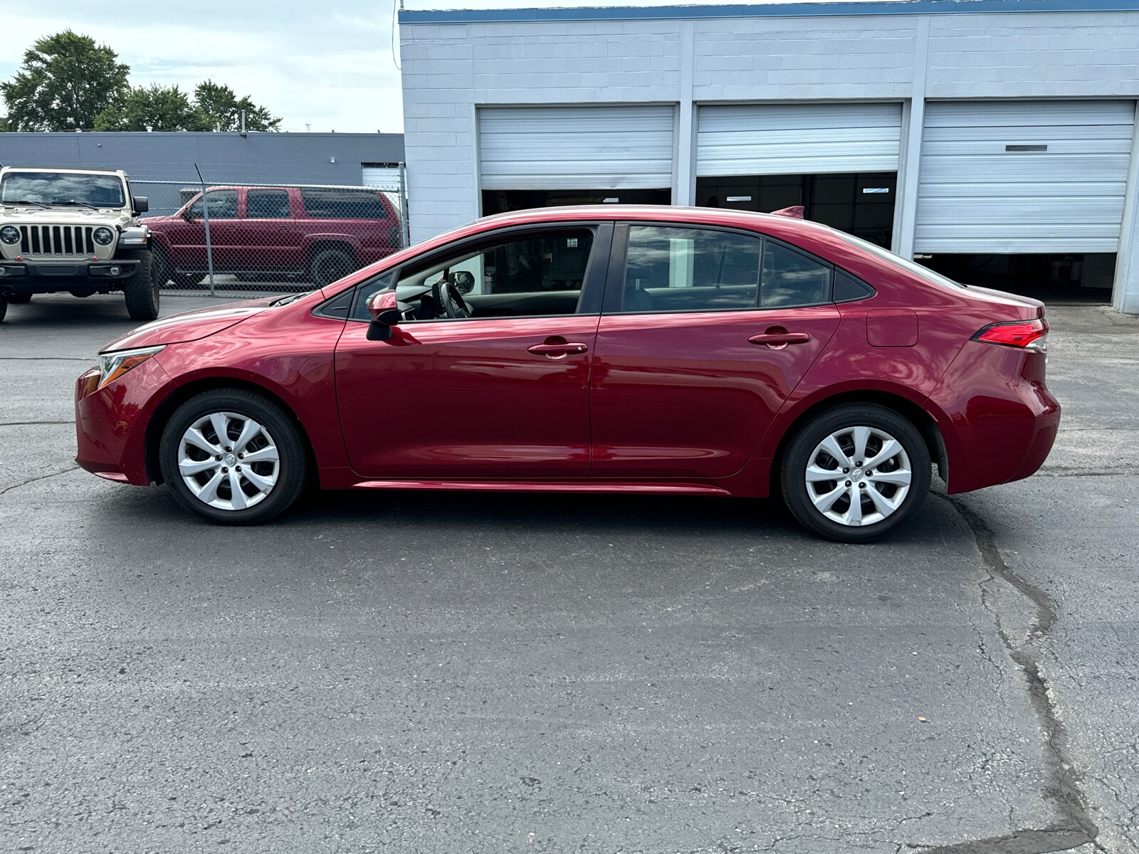 2022 Toyota Corolla LE photo 3