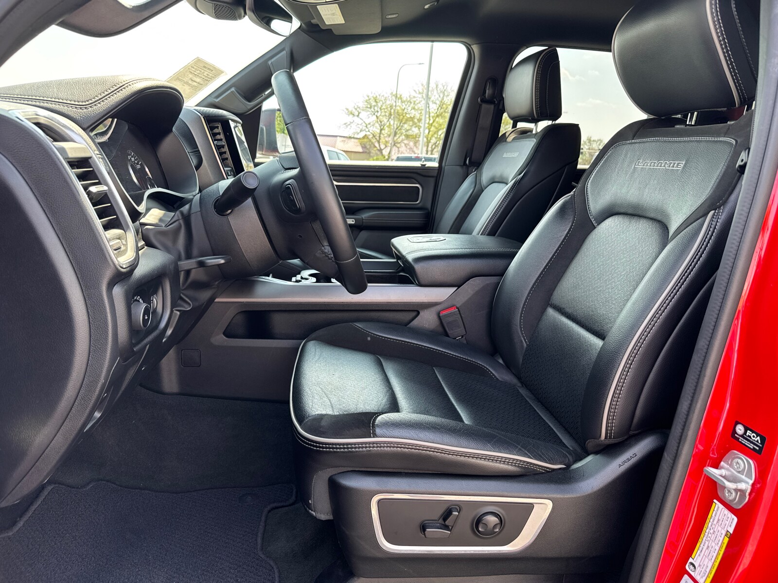 2024 RAM Ram 1500 Pickup Laramie - Photo 10