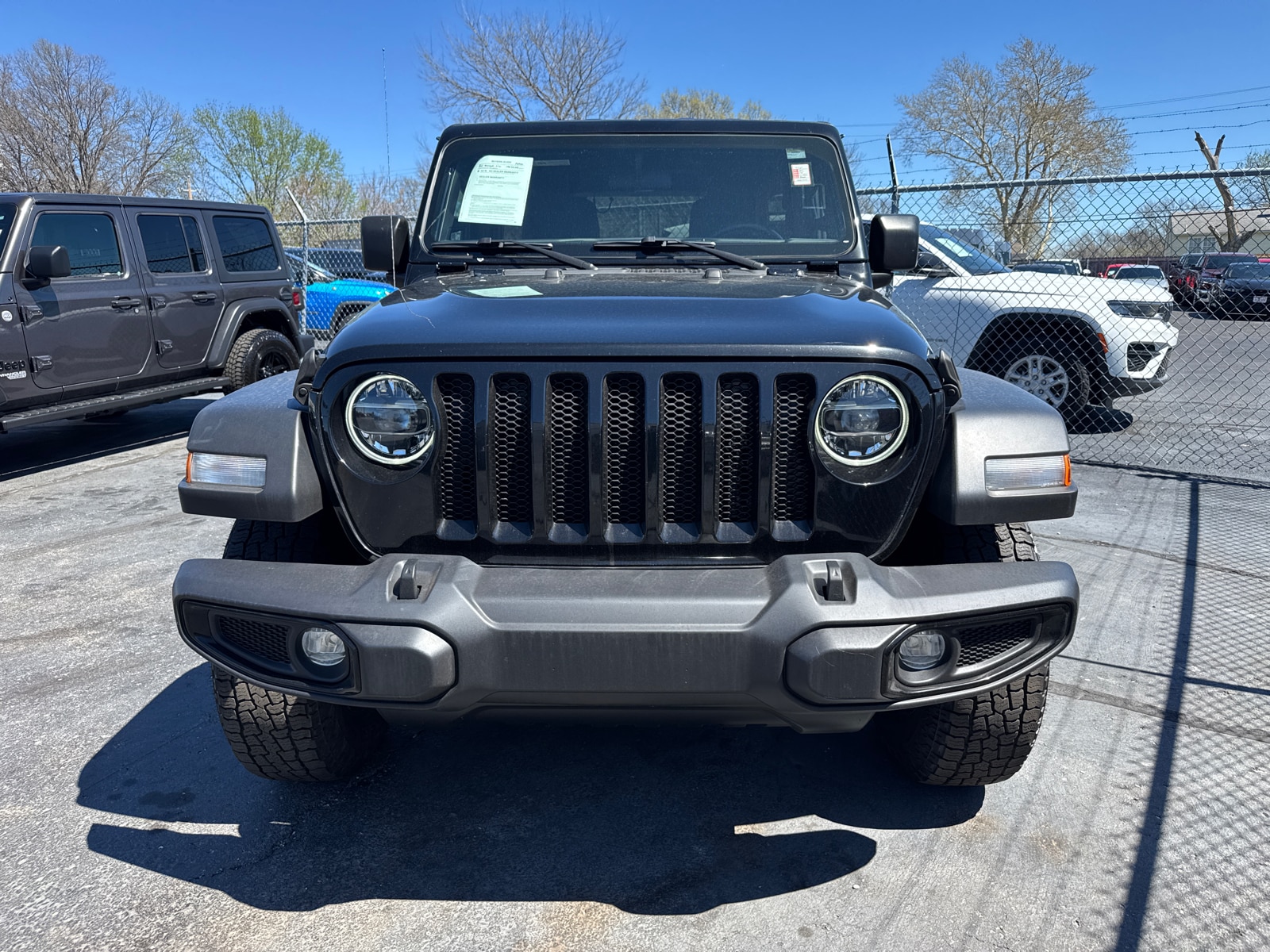 Used 2021 Jeep Wrangler Unlimited Willys with VIN 1C4HJXDG7MW741054 for sale in Kansas City