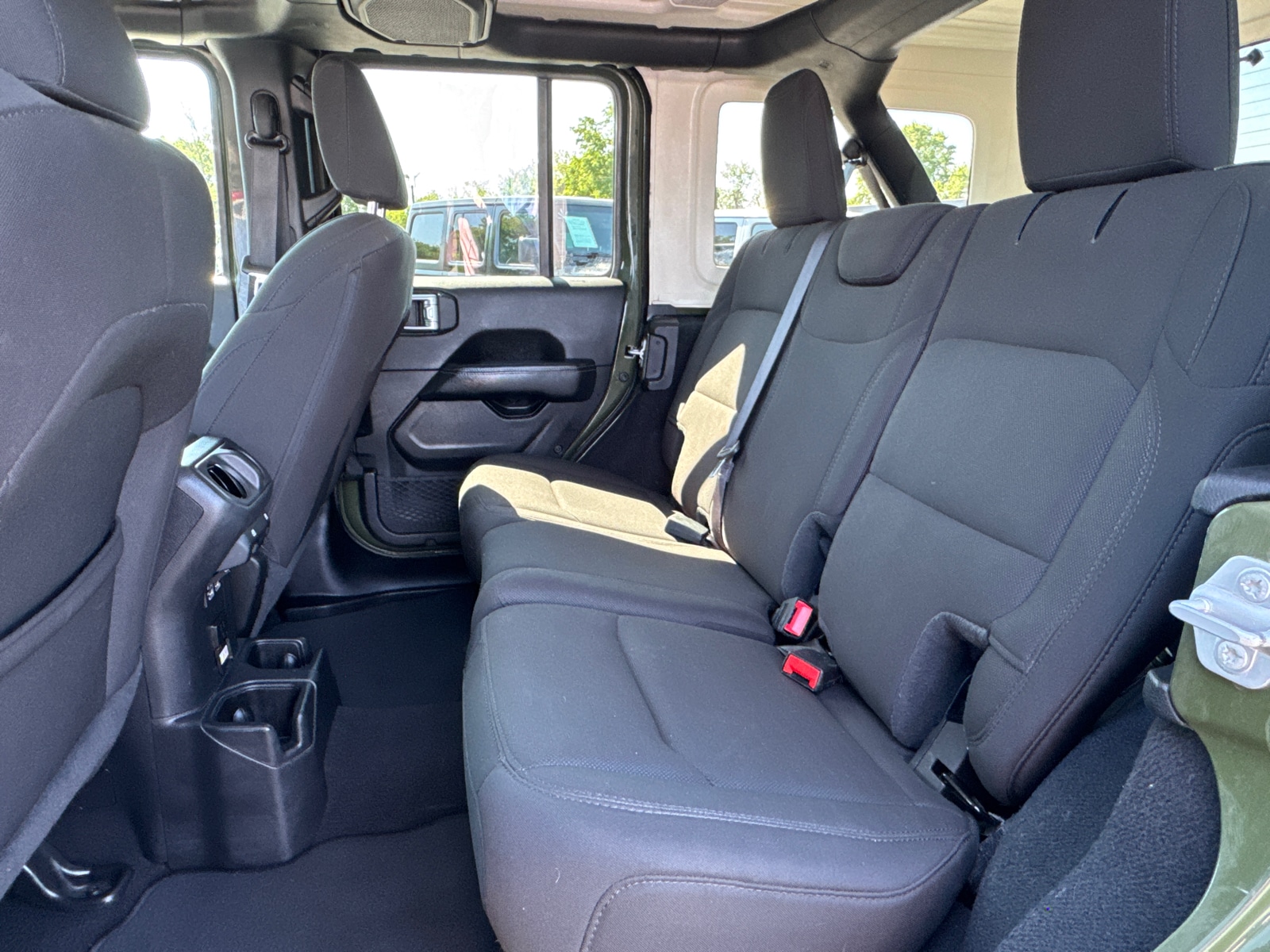 2023 Jeep Wrangler 4-Door Sahara - Photo 6