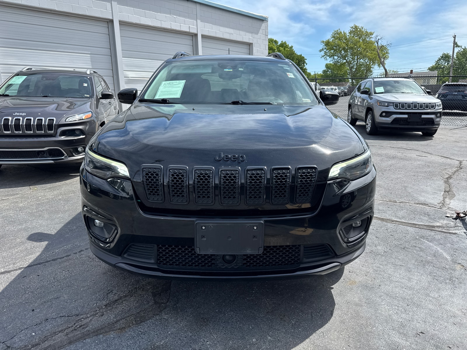 Used 2021 Jeep Cherokee Altitude with VIN 1C4PJMLB0MD156702 for sale in Kansas City