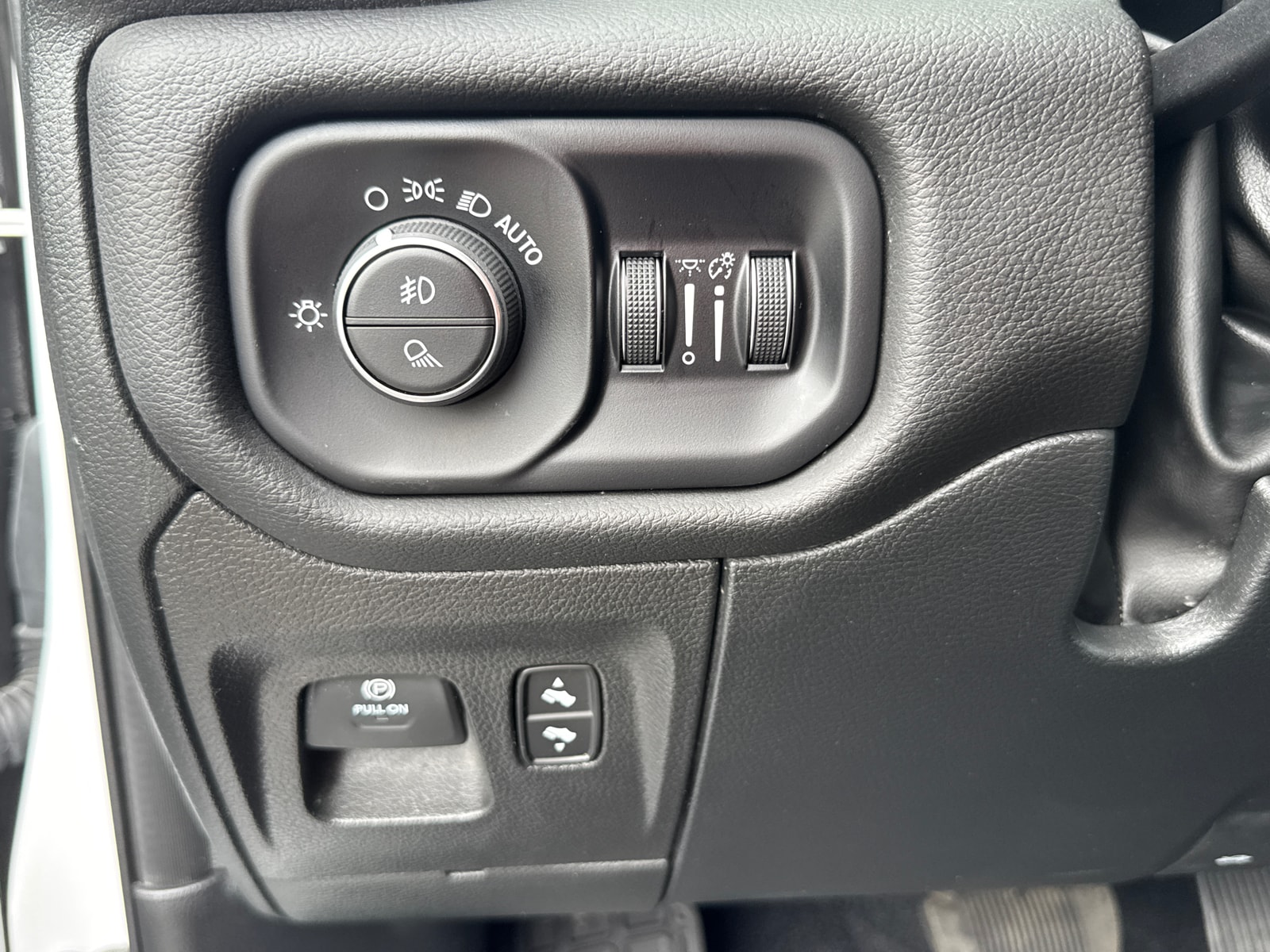 2025 RAM Ram 1500 Pickup Laramie - Photo 17