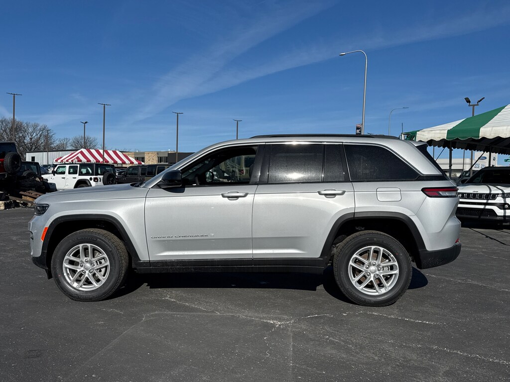 New 2025 Jeep Grand Cherokee LAREDO X 4X4 Sport Utility