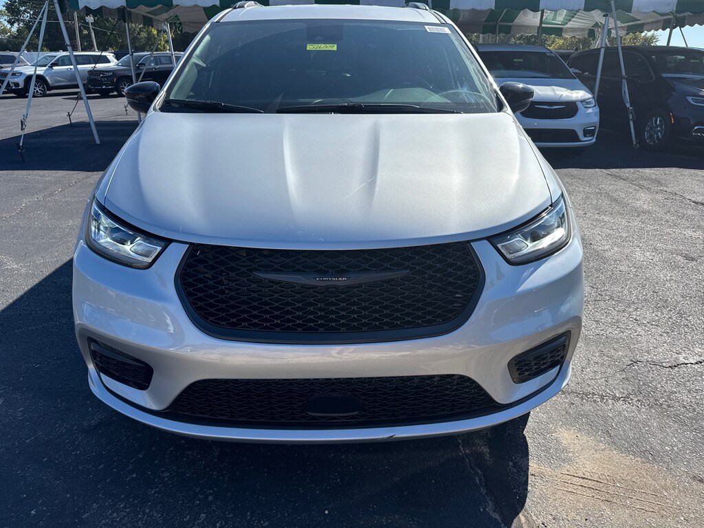 New 2026 Chrysler Pacifica SELECT Passenger Van