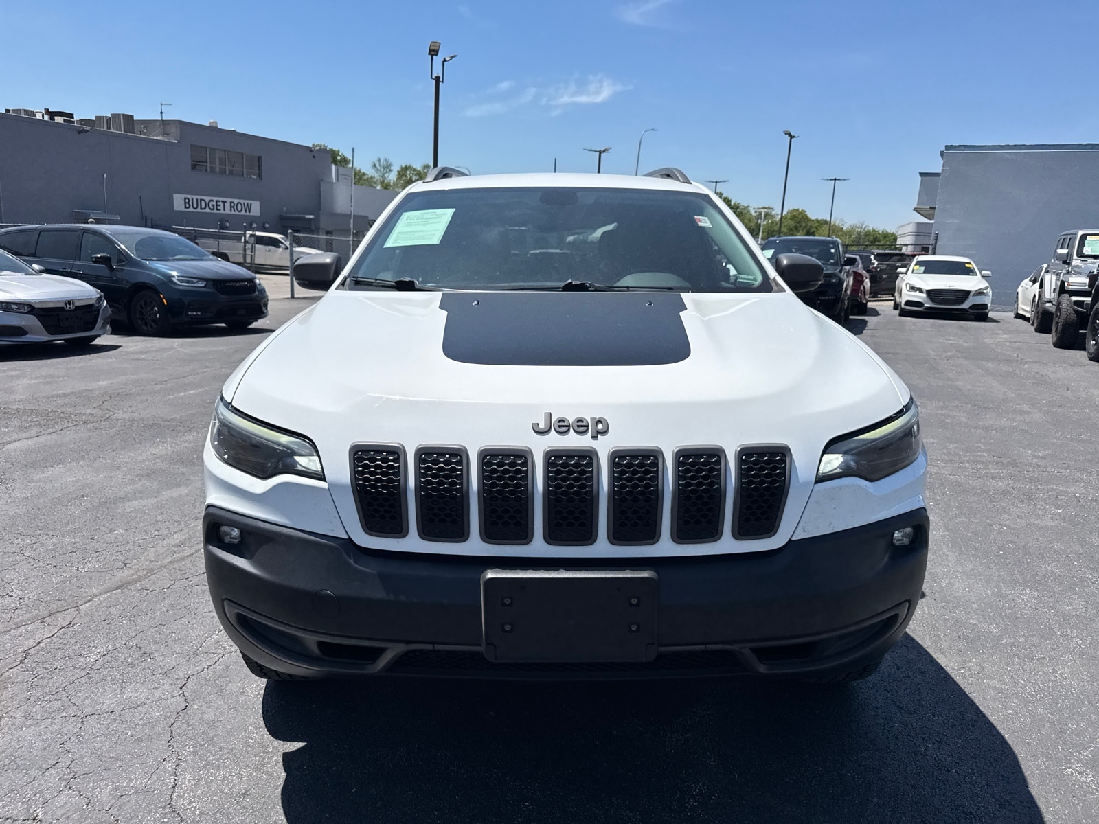 Used 2019 Jeep Cherokee Trailhawk with VIN 1C4PJMBX2KD298298 for sale in Kansas City