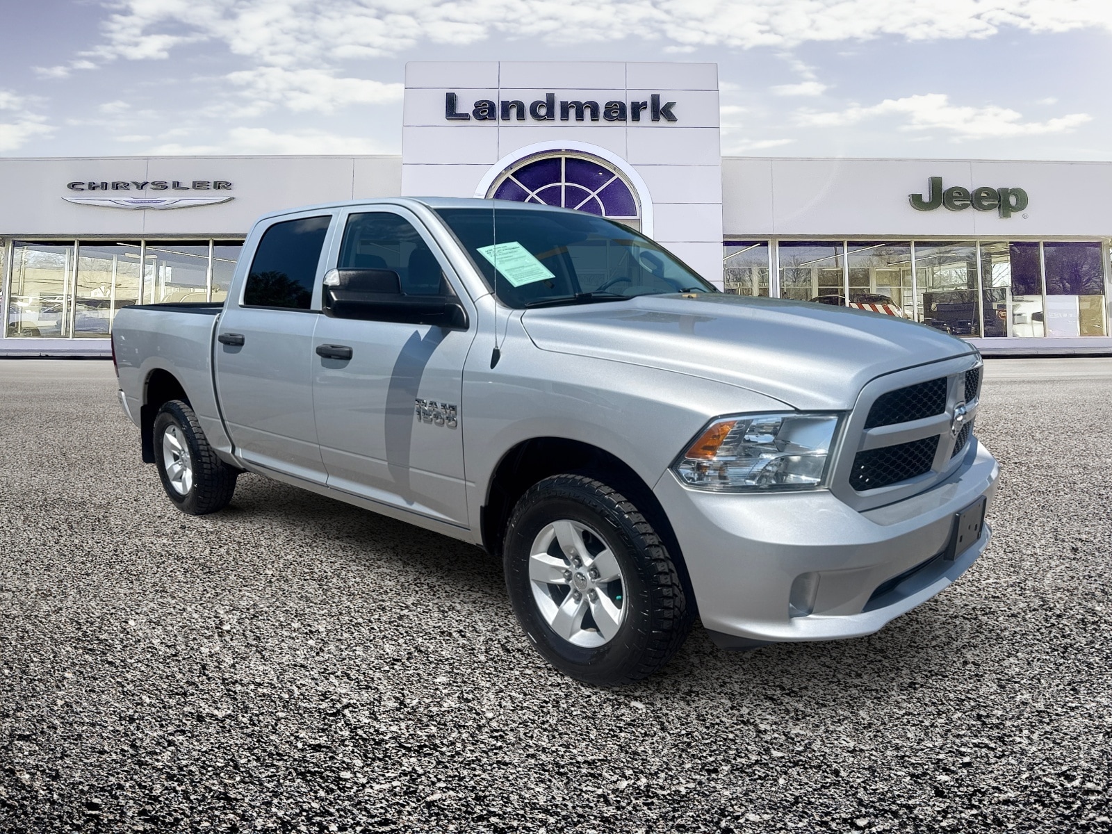 2017 RAM 1500 Express 4x4 Crew Cab 5'7's photo