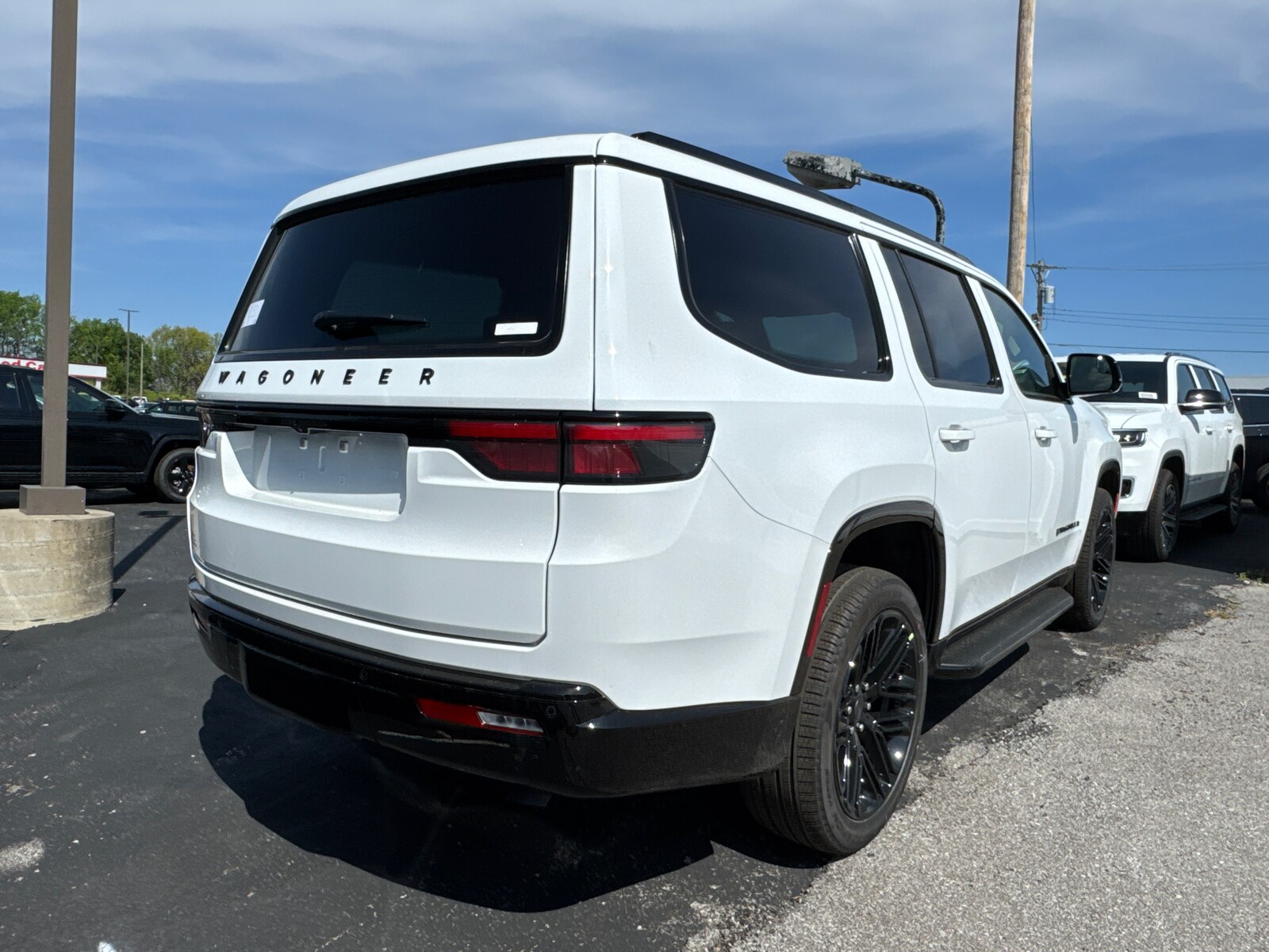 2025 Jeep Wagoneer Carbide photo 4