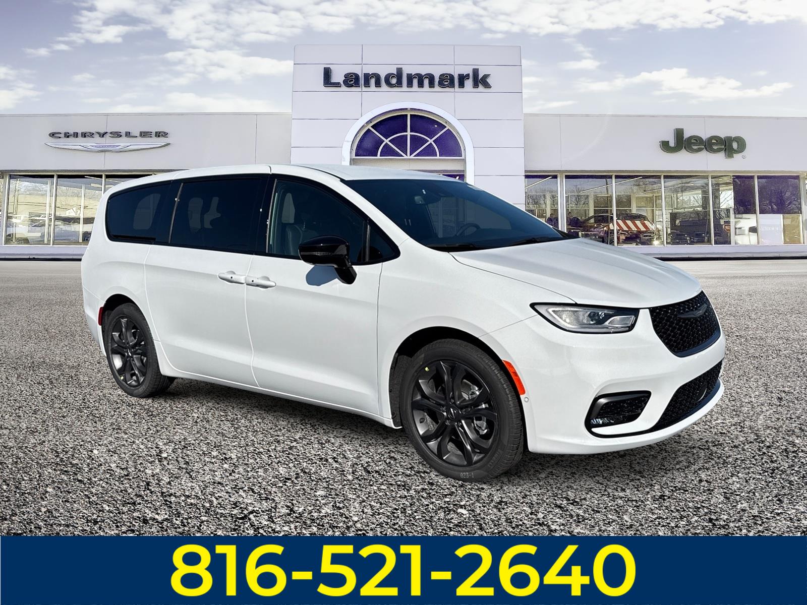 2026 Chrysler Pacifica Select's photo