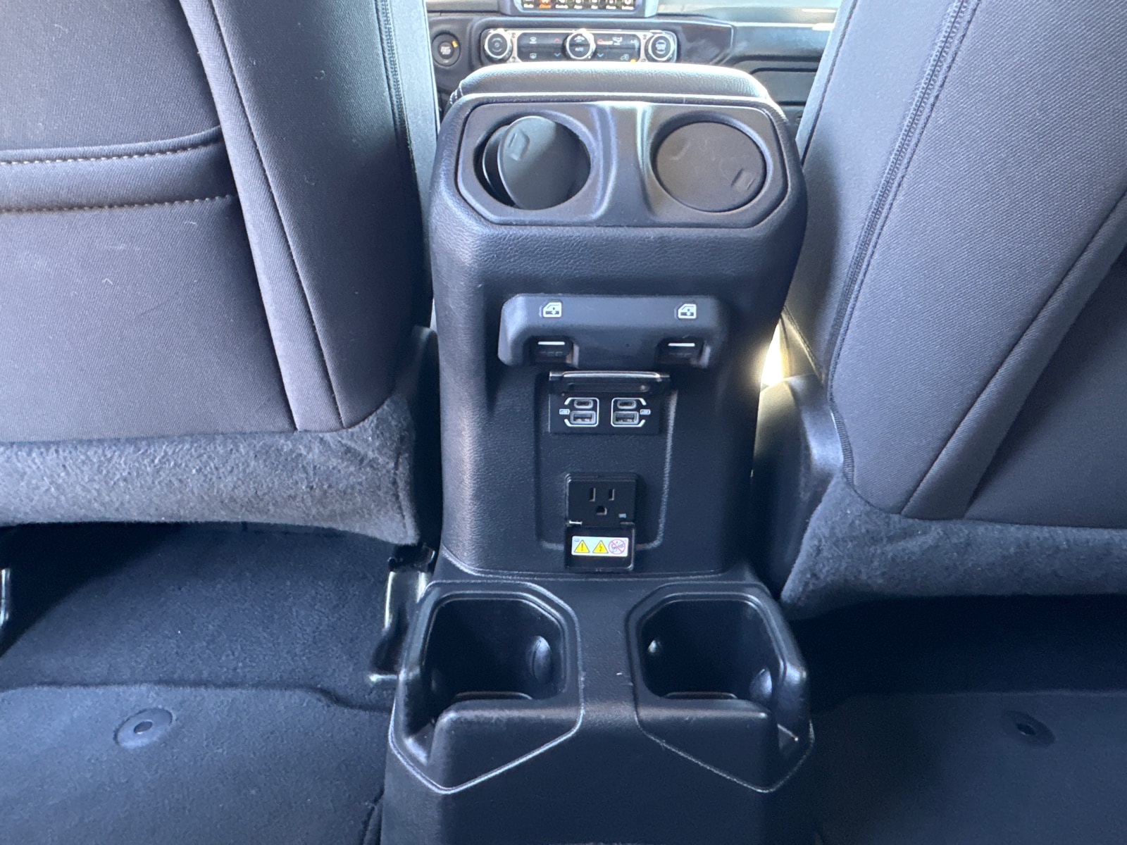 2023 Jeep Wrangler 4-Door Sahara - Photo 7