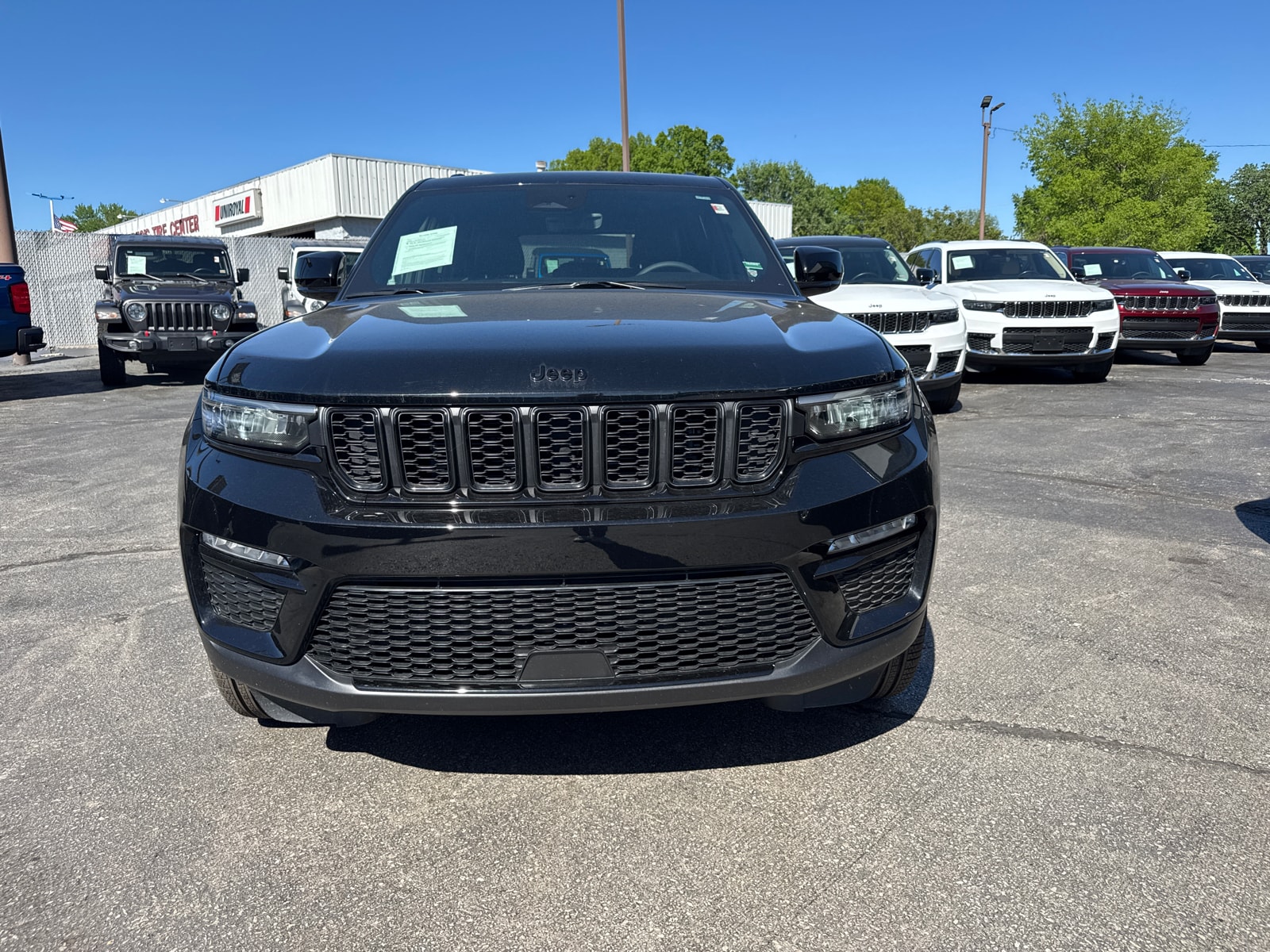 Used 2025 Jeep Grand Cherokee Limited with VIN 1C4RJHBG9SC304152 for sale in Kansas City