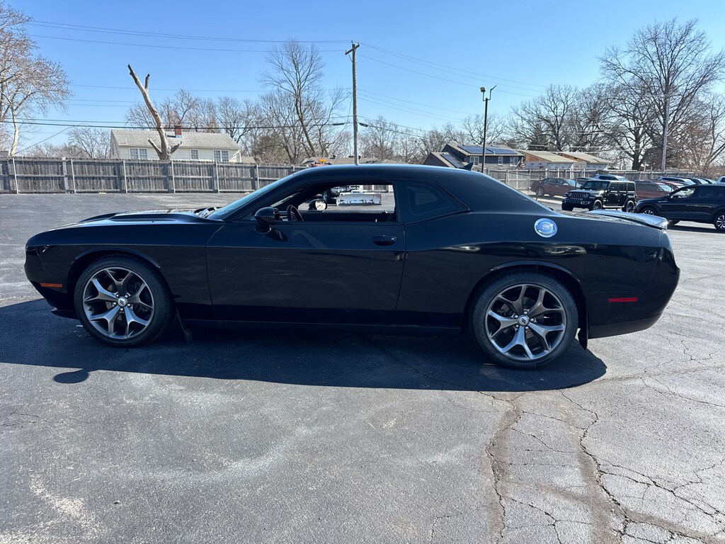 Used 2017 Dodge Challenger SXT Coupe