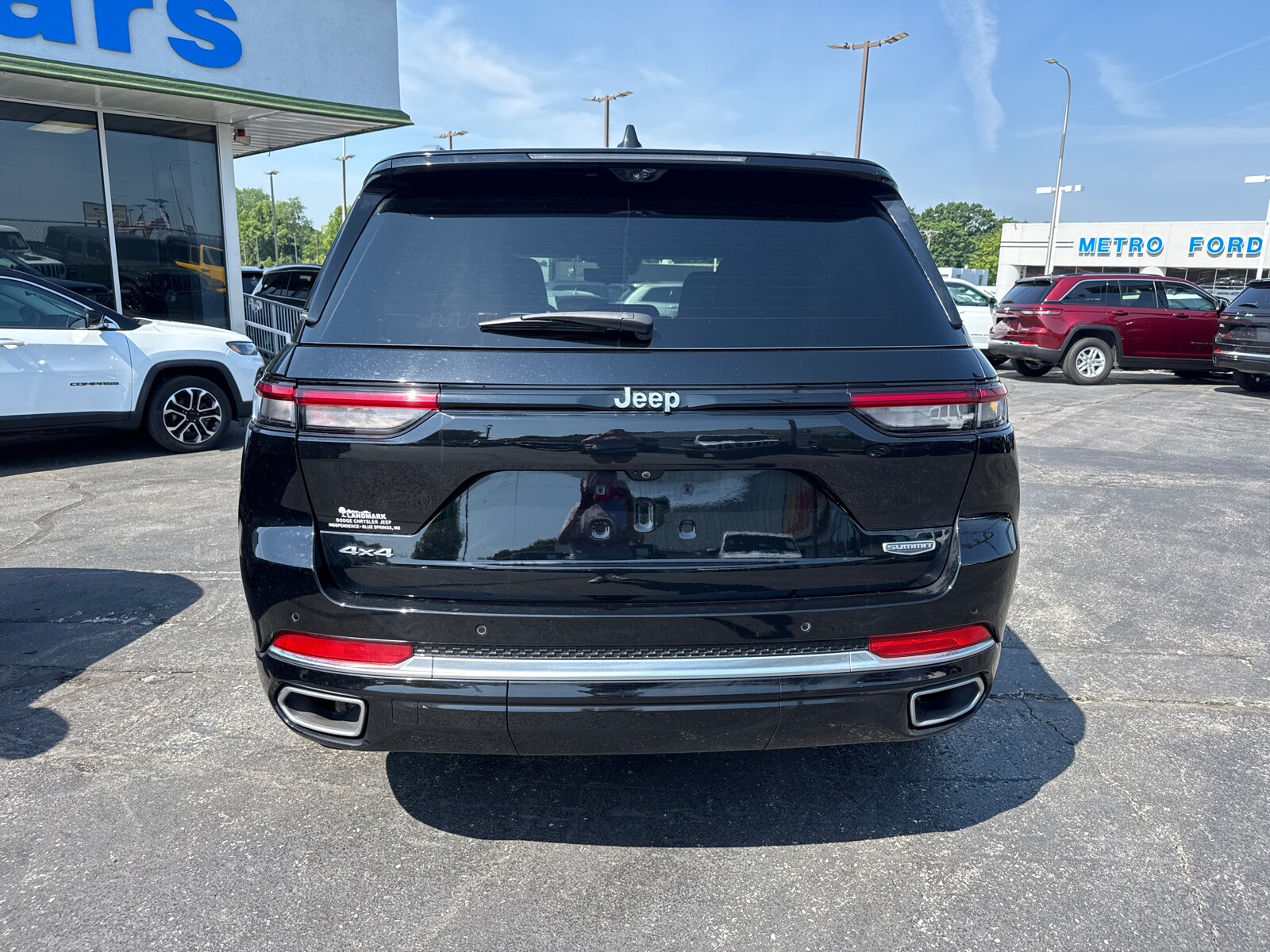 2023 Jeep Grand Cherokee Summit Sport photo 4