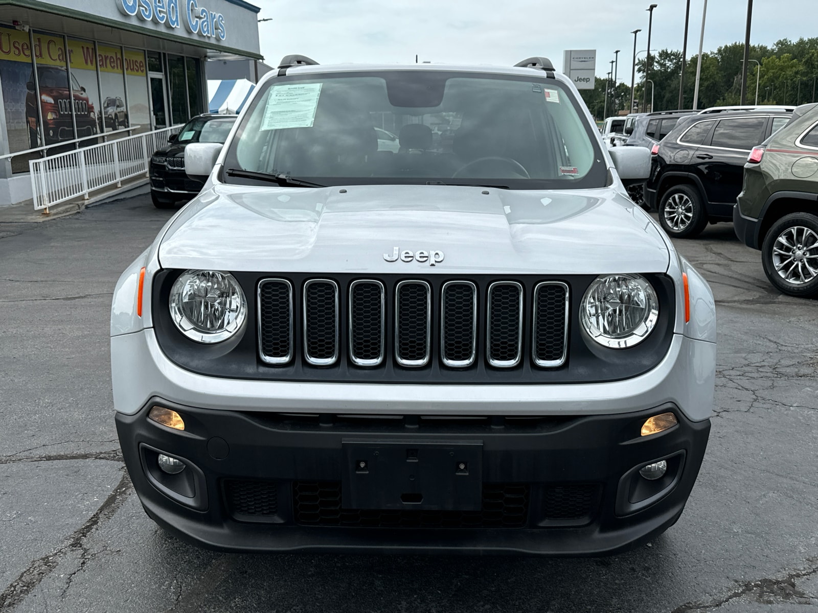 Used 2017 Jeep Renegade Latitude with VIN ZACCJBBBXHPF36626 for sale in Independence, MO