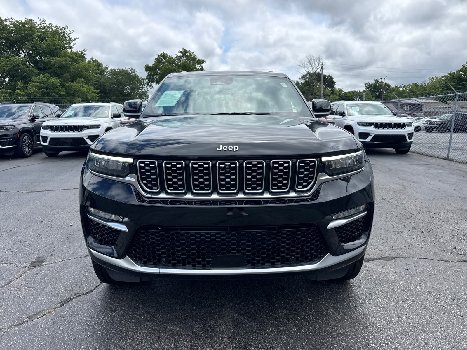 Used 2024 Jeep Grand Cherokee Summit with VIN 1C4RJHEG6R8594326 for sale in Kansas City