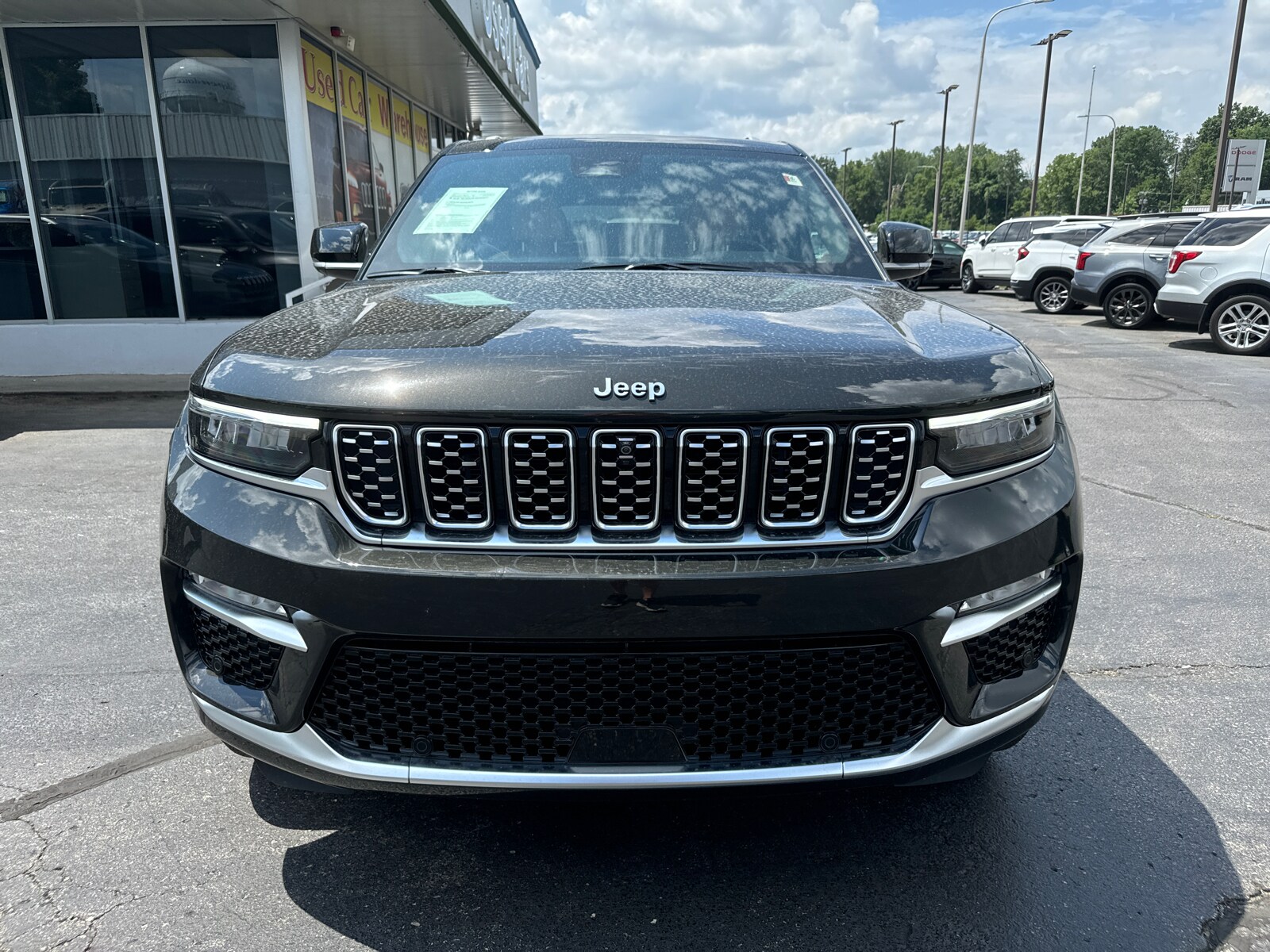 2023 Jeep Grand Cherokee Summit Sport photo 2