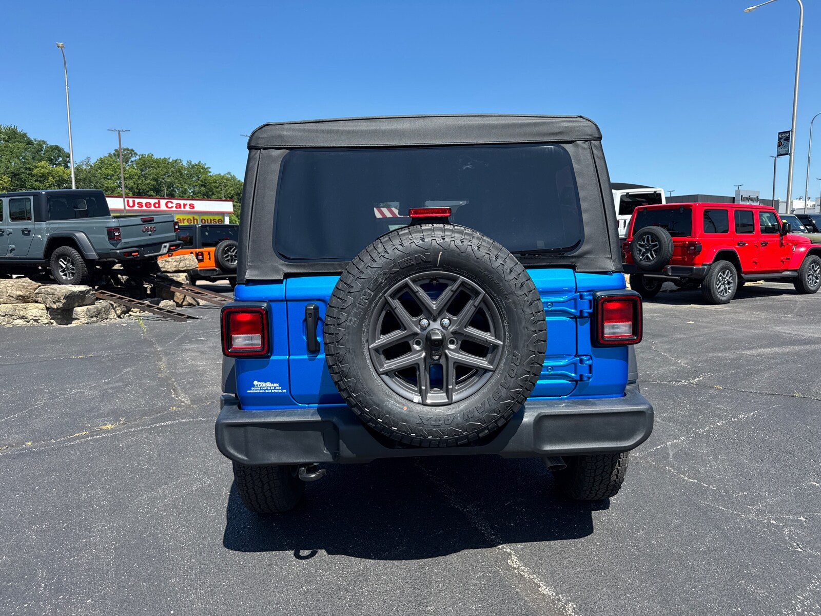2025 Jeep Wrangler Sport S photo 4