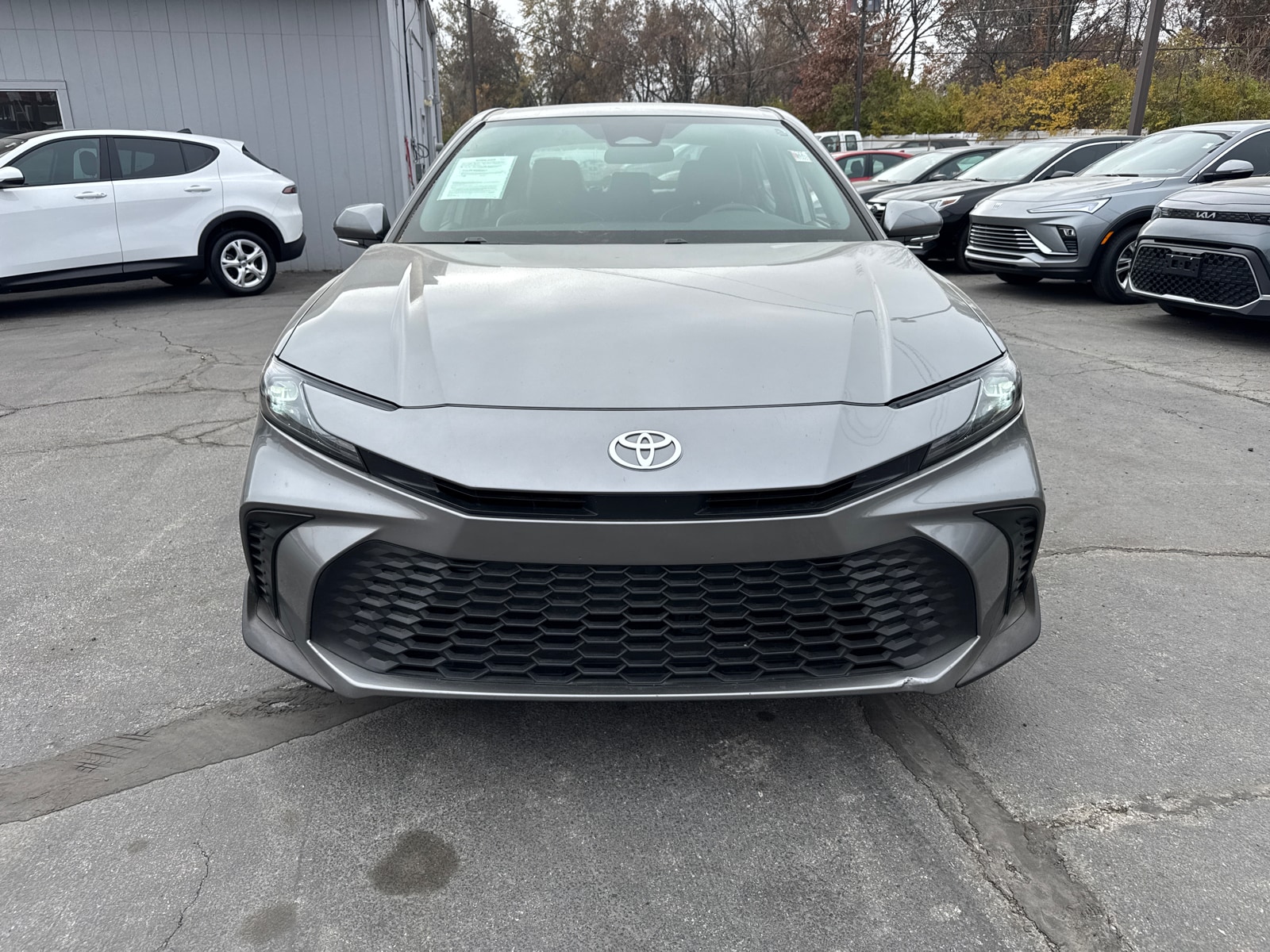 Used 2025 Toyota Camry SE with VIN 4T1DAACK8SU522545 for sale in Kansas City