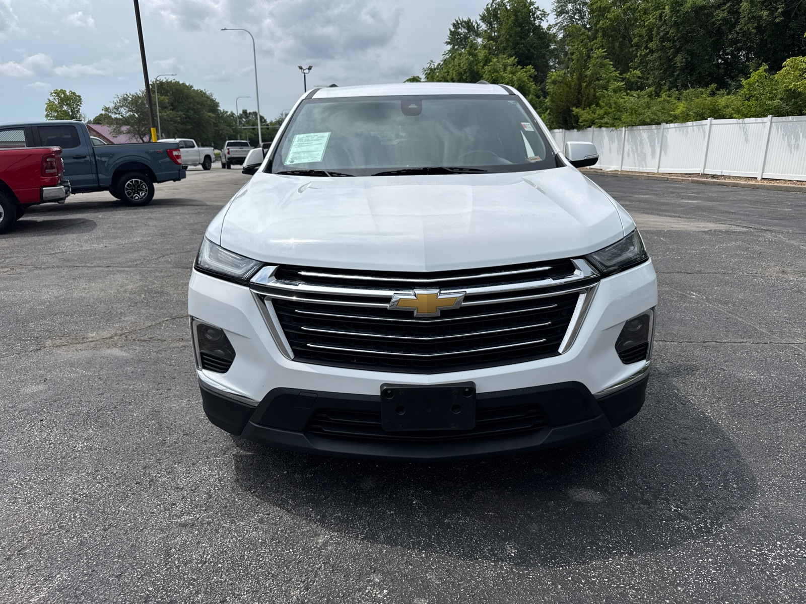 Used 2023 Chevrolet Traverse 1LT with VIN 1GNEVGKW4PJ167359 for sale in Kansas City