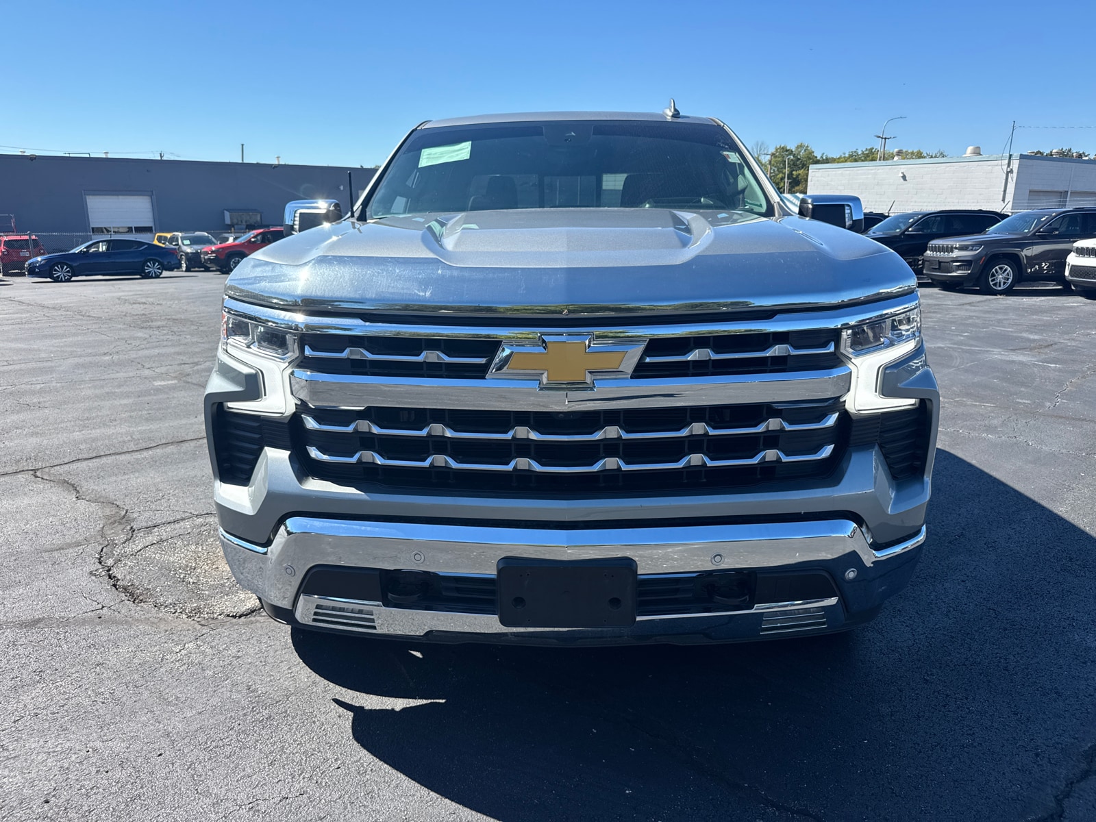 Used 2025 Chevrolet Silverado 1500 LTZ with VIN 1GCUKGEDXSZ106728 for sale in Kansas City