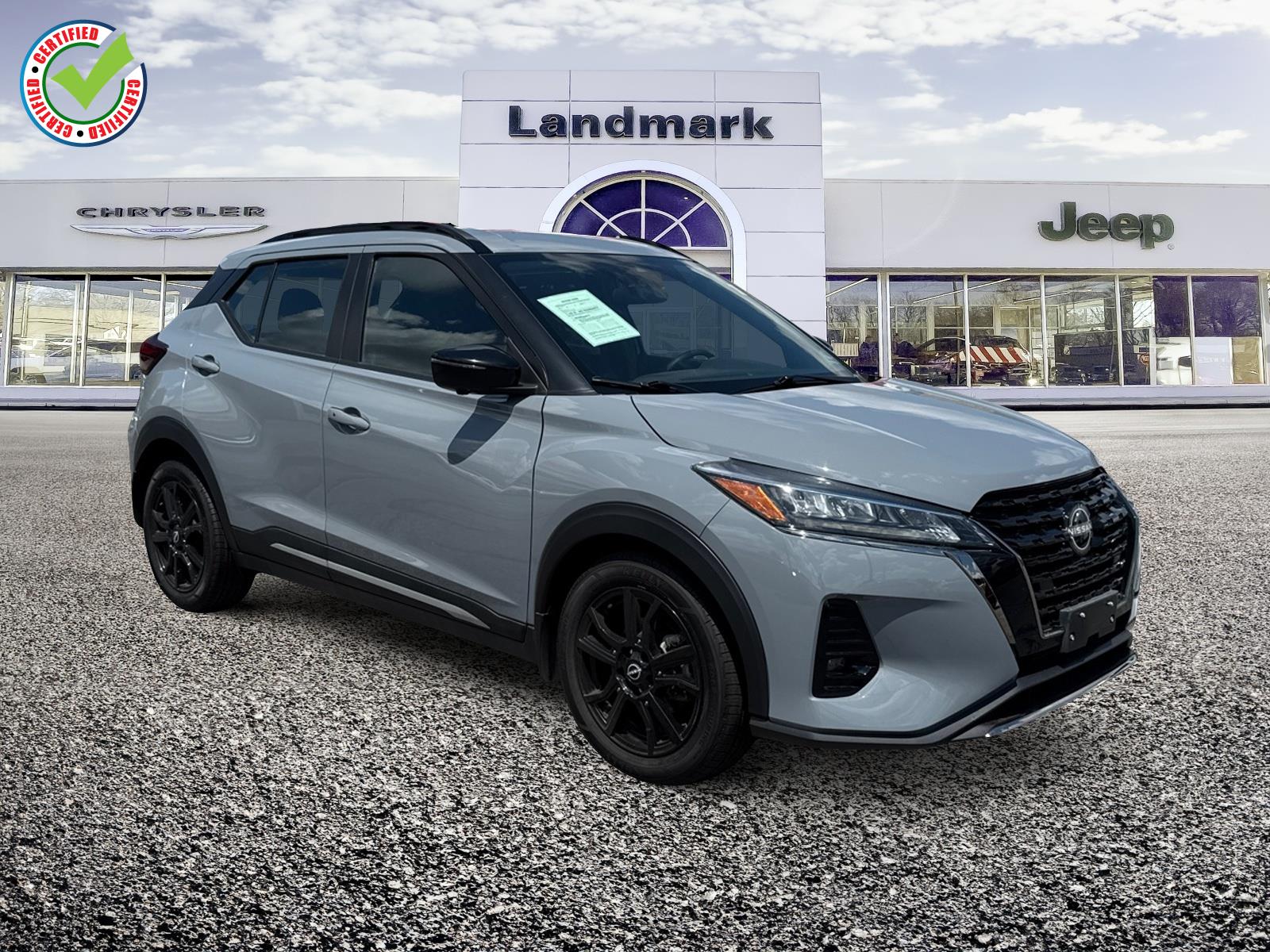2023 Nissan Kicks SR